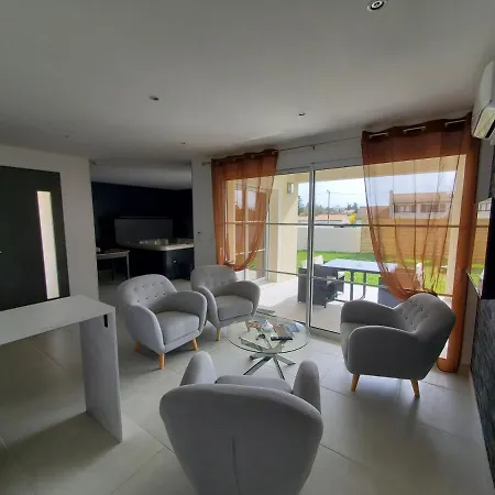 Hortensia, Famille Et Amis بيت للعطل فونتيناي لو كومت