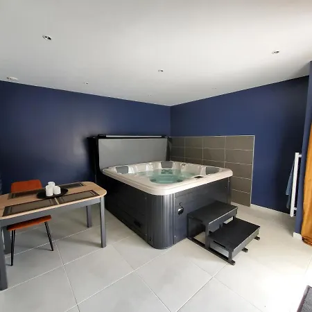 Hortensia, Famille Et Amis فونتيناي لو كومت