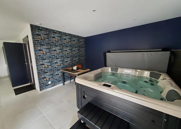 Nyaraló Hortensia, Famille Et Amis