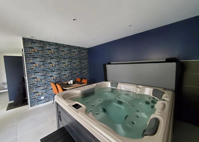 Nyaraló Hortensia, Famille Et Amis *